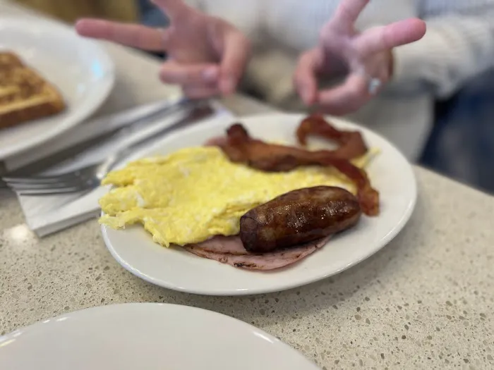 Cross Bay Diner Picture 10