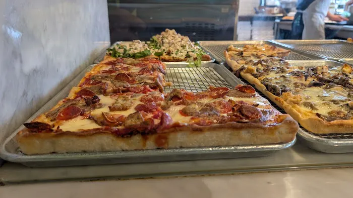 DiVino Pizzeria Restaurant Picture 2