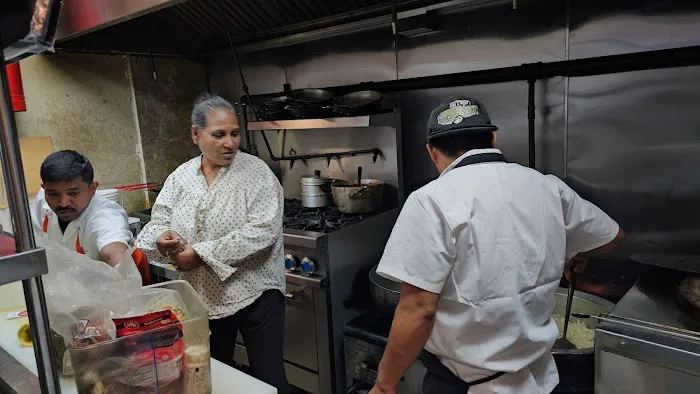HYDERABAD TANDOORI Picture 1