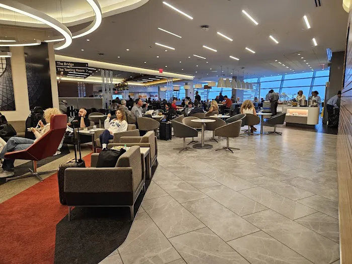 Admirals Club Picture 6