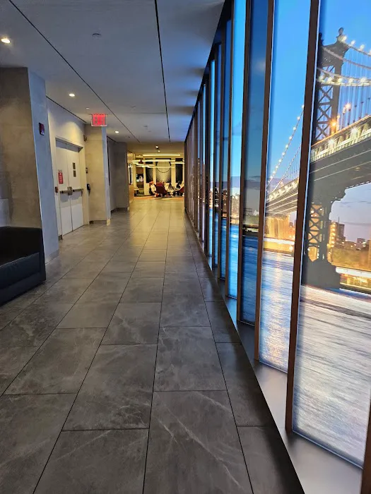 Admirals Club Picture 10