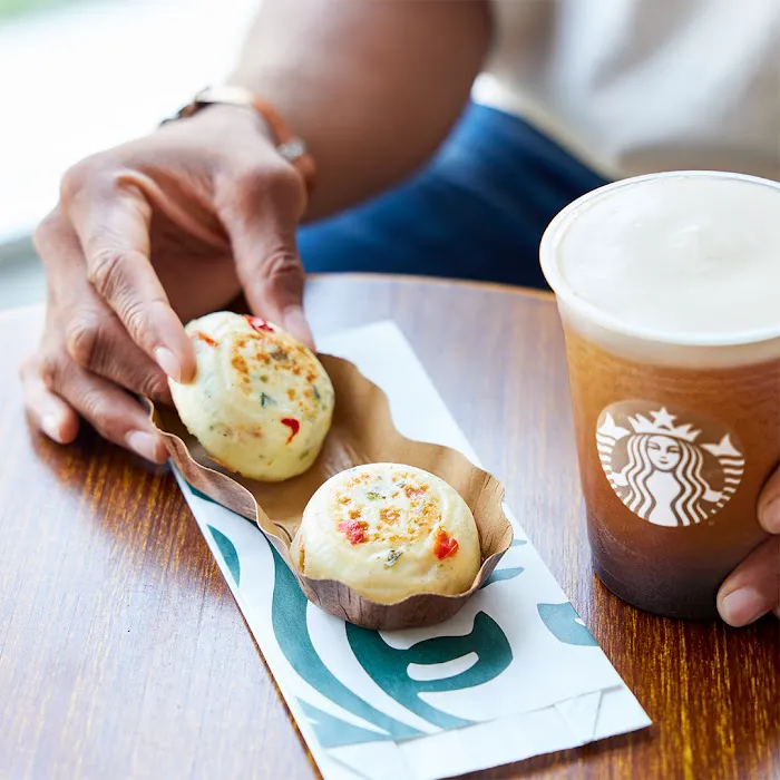 Starbucks Picture 6