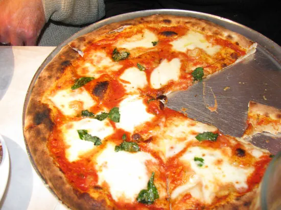 La Villa Pizzeria Picture 6