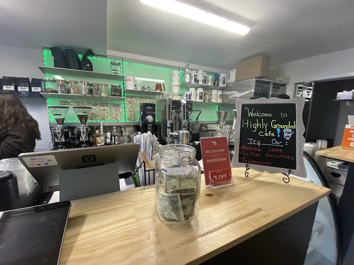 Highly Grounded Cafe Picture 9