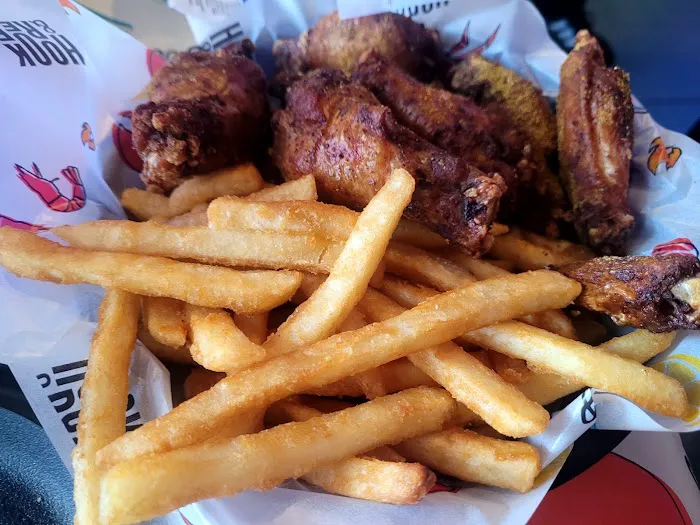 Hook & Reel Cajun Seafood & Bar Picture 1