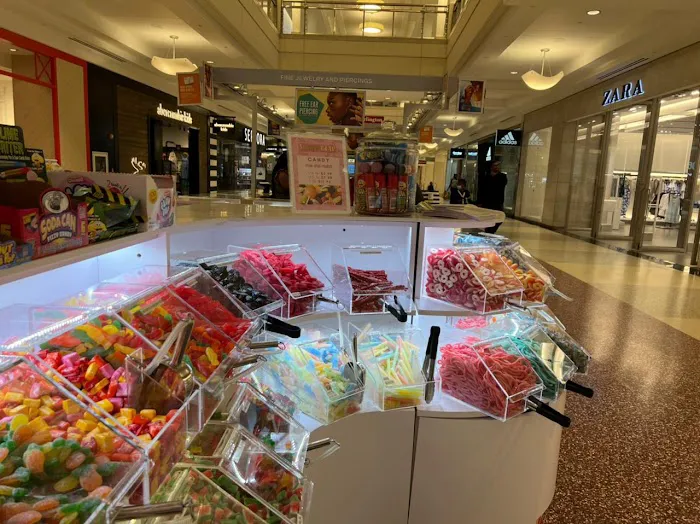 Sugar Bear Candy Store - Best Candy Store in Kings Plaza NY Picture 6