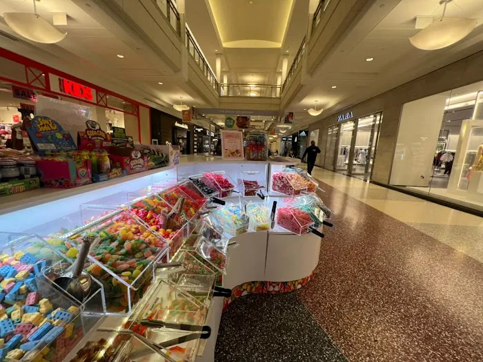 Sugar Bear Candy Store - Best Candy Store in Kings Plaza NY Picture 9