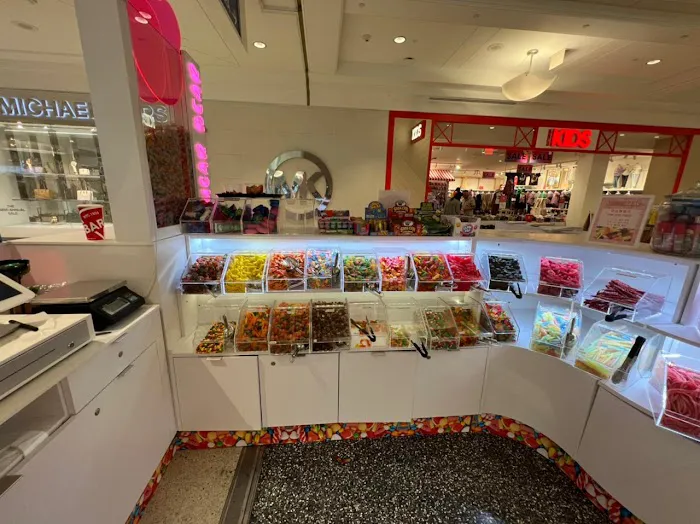 Sugar Bear Candy Store - Best Candy Store in Kings Plaza NY Picture 2