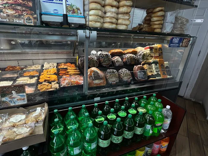 T DELI & GRILL Picture 4