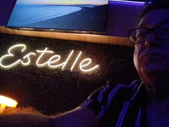 Estelle Lounge and Karaoke Bar Picture 6