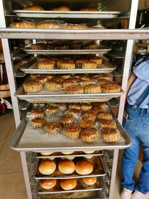 Ming Bakery Inc 渔之缘饼屋 Picture 2