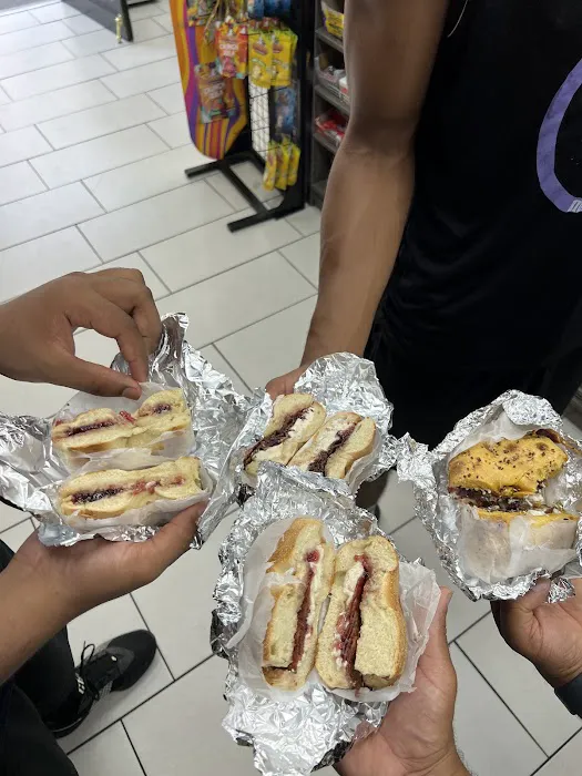 Avenue U Sizzling Deli and Grill Picture 2