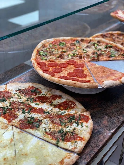 Luigi's Pizzeria Picture 7