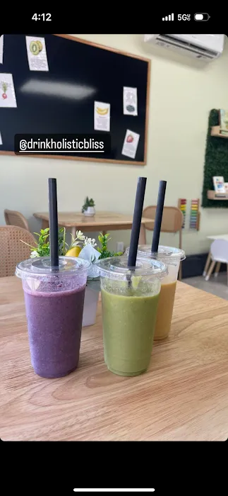 Holistic Bliss Smoothie & Juices Picture 7