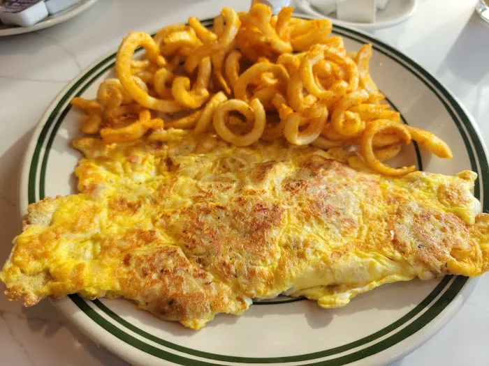 Oasis Diner Picture 6