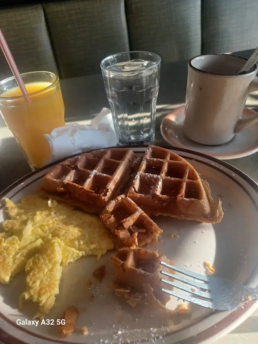 Floridian Plaza Diner Picture 10