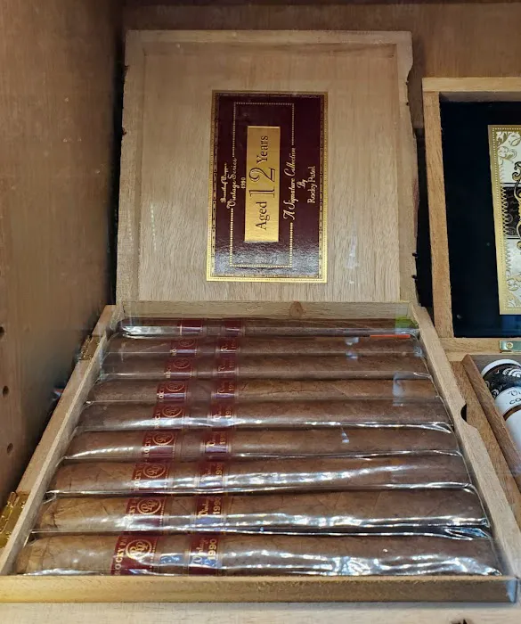Lucky Seven Deli & Cigar Shop Picture 5