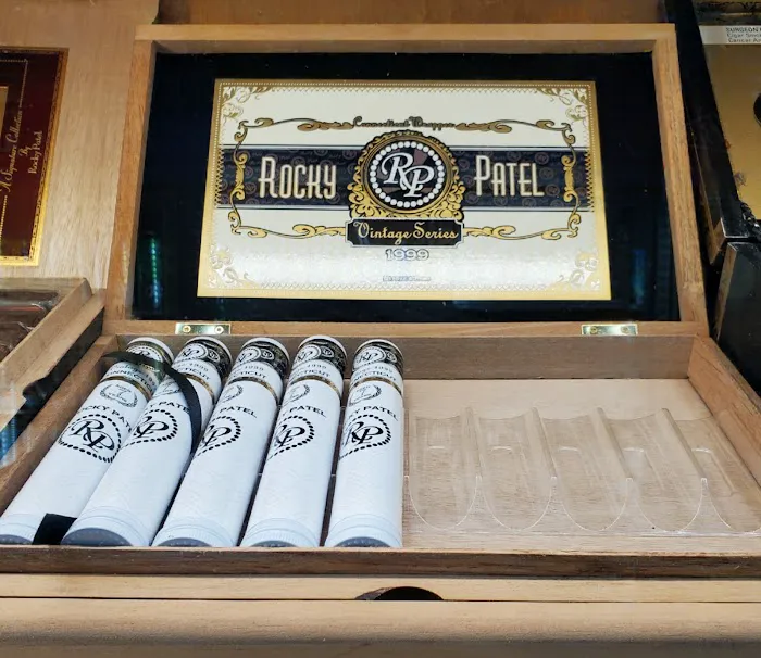 Lucky Seven Deli & Cigar Shop Picture 2