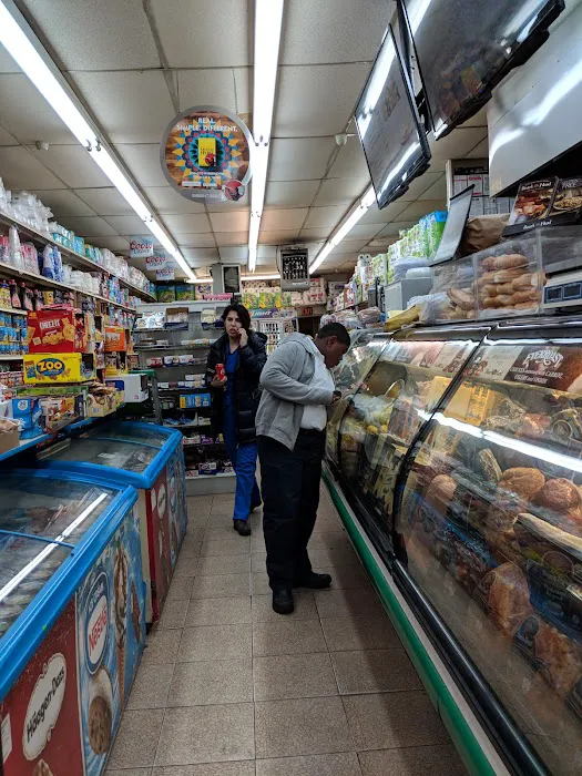 Lucky Seven Deli & Cigar Shop Picture 3