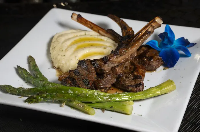 Allure Restaurant and Bar Picture 6