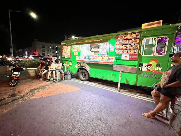 Tacos el Chicken Food Truck Picture 3