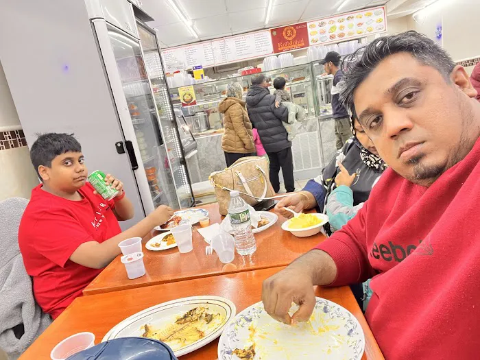 Raj Mahal Restaurant & Sweets Picture 4