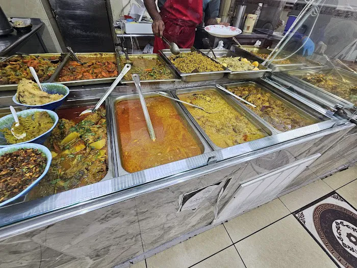Raj Mahal Restaurant & Sweets Picture 6