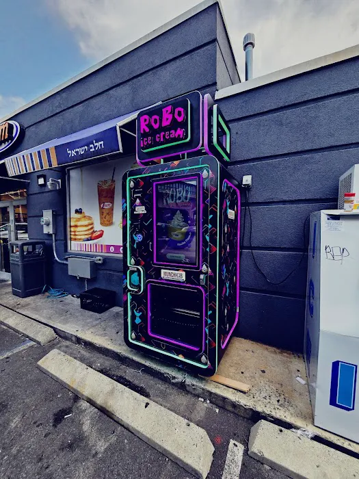 MunchHub Ice Cream Robot Vending Picture 7