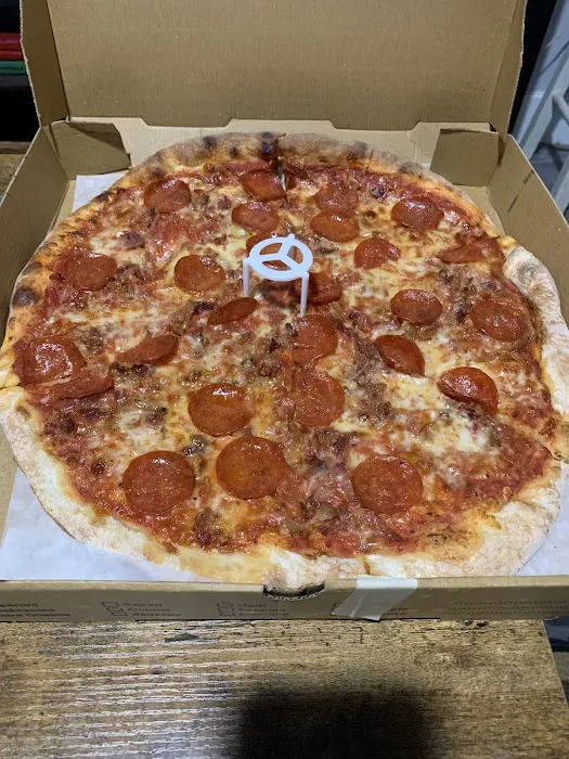 AJ's Pizzeria & Restaurant Picture 10