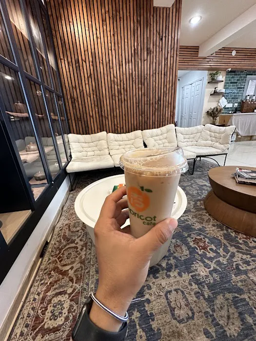 Apricot Cafe Picture 6