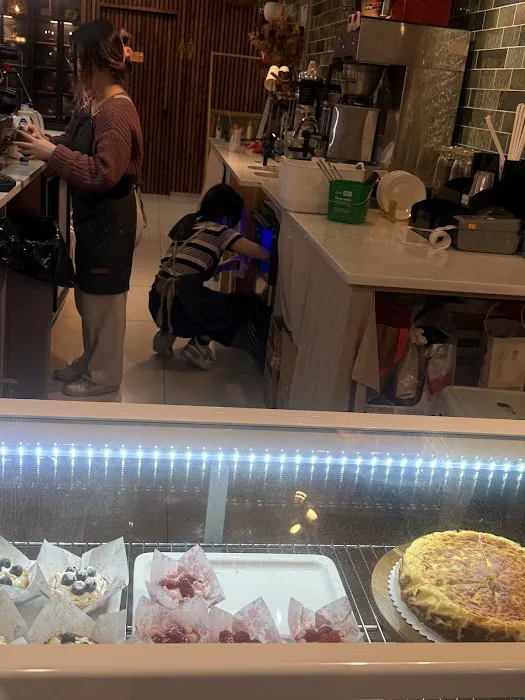 Apricot Cafe Picture 10