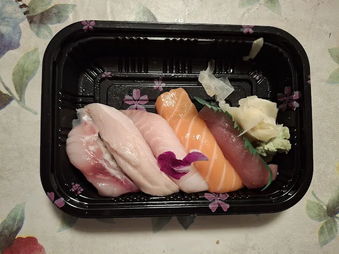 J&A sushi Picture 3