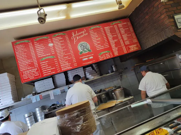 Johnny's Pizzeria Picture 3