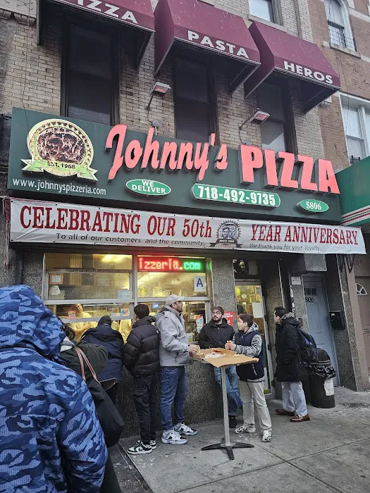 Johnny's Pizzeria Picture 2