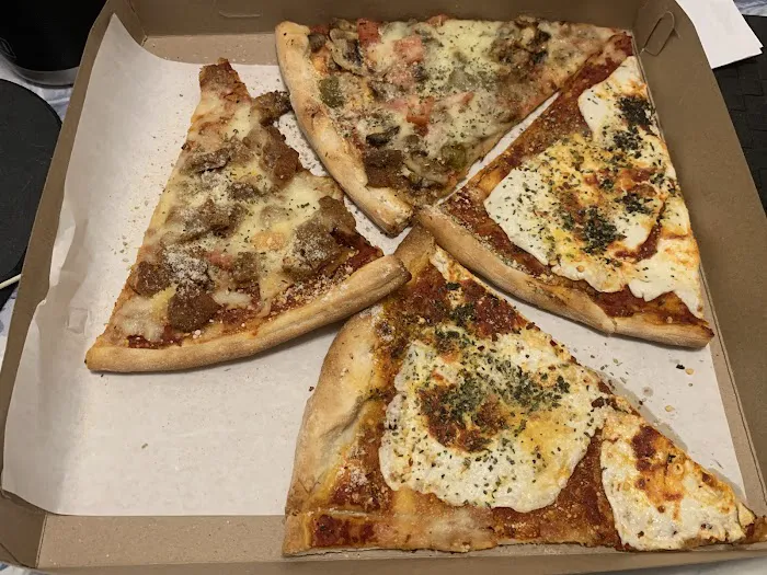 Johnny's Pizzeria Picture 1