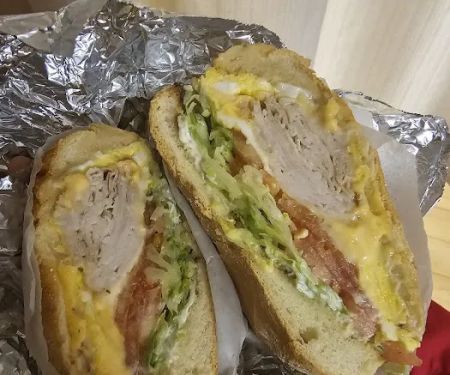Maimoni Gourmet Deli & Grill