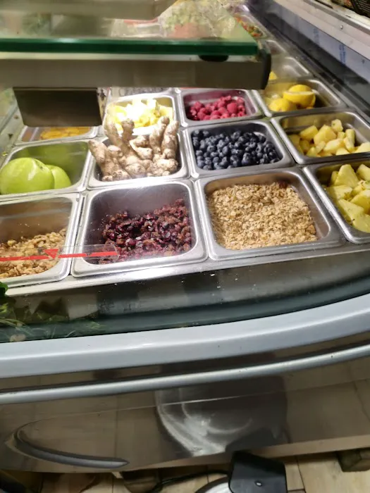 Maimoni Gourmet Deli & Grill Picture 10