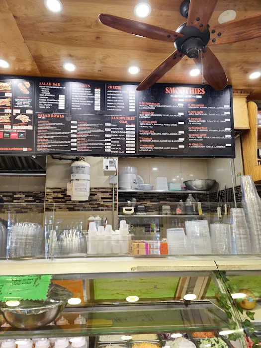 Maimoni Gourmet Deli & Grill Picture 7
