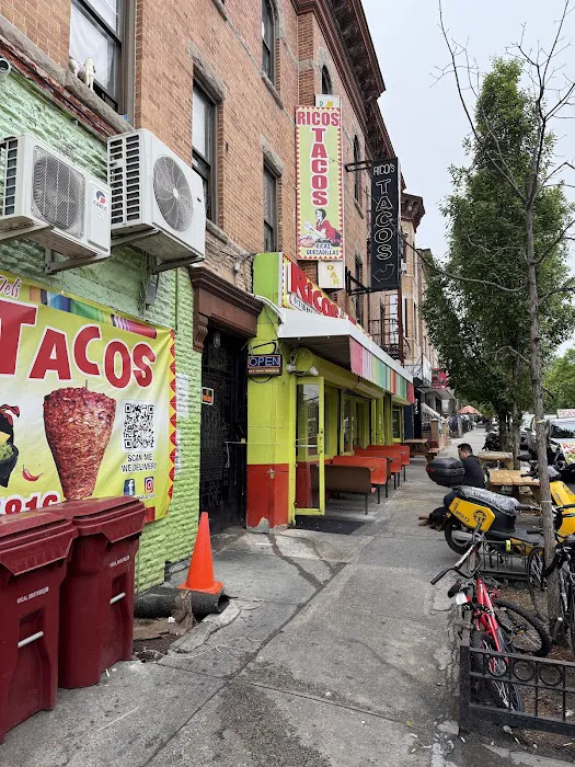 Ricos Tacos Picture 7