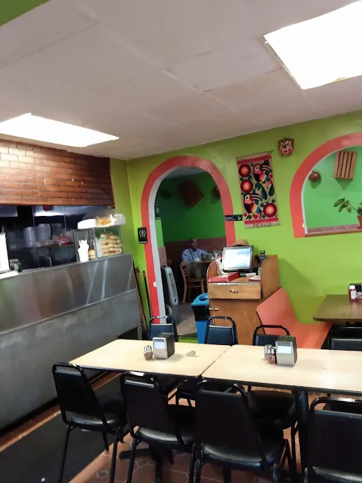 Ricos Tacos Picture 6
