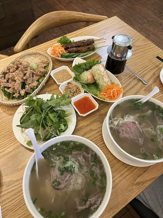 Mai's Vietnamese Restaurant Picture 2