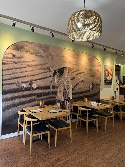 Mai's Vietnamese Restaurant Picture 4