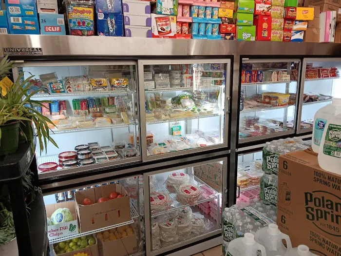 Ez Grocery & Deli Picture 1
