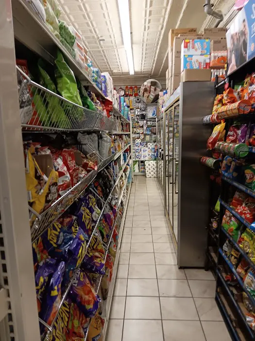 Ez Grocery & Deli Picture 4