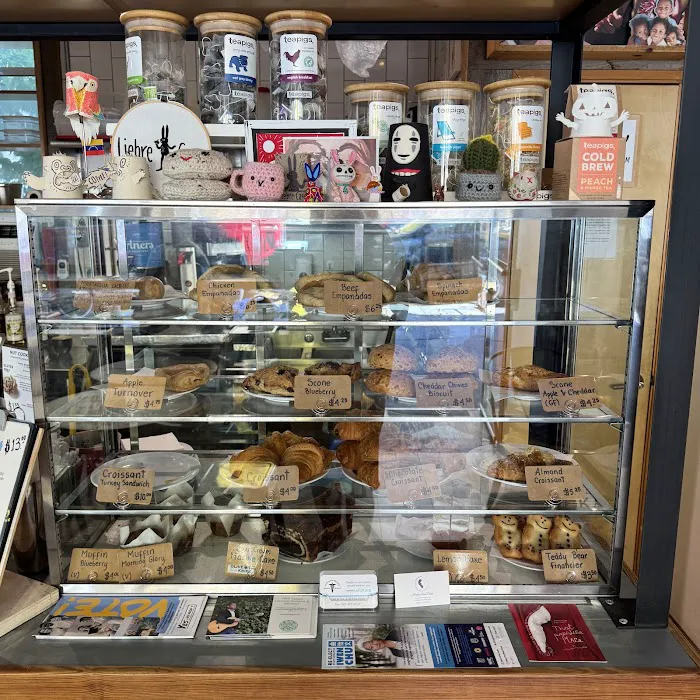 Liebre Cafe Picture 3