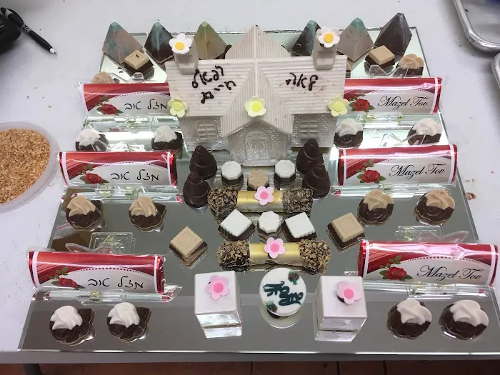 THE CHOCOLATE HOUSE Picture 9