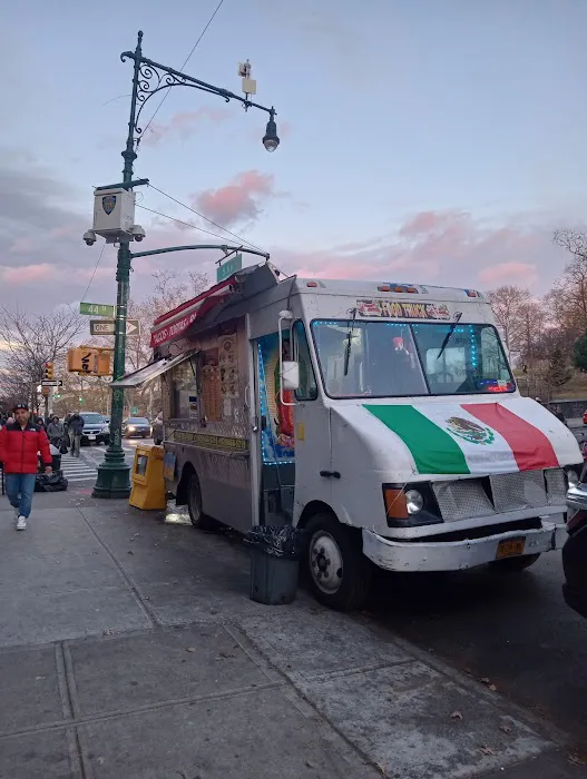 Tacos los poblanos Picture 3
