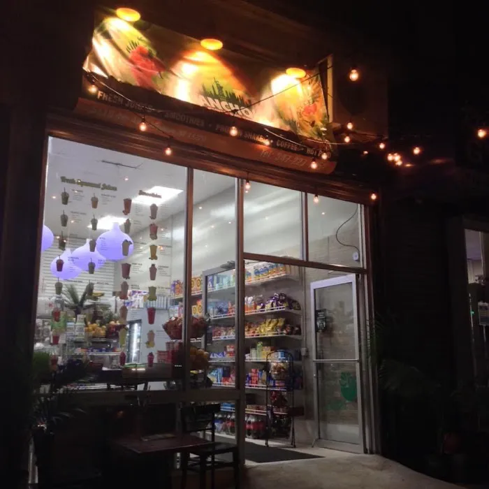Pancho’s bagels&deli Picture 4