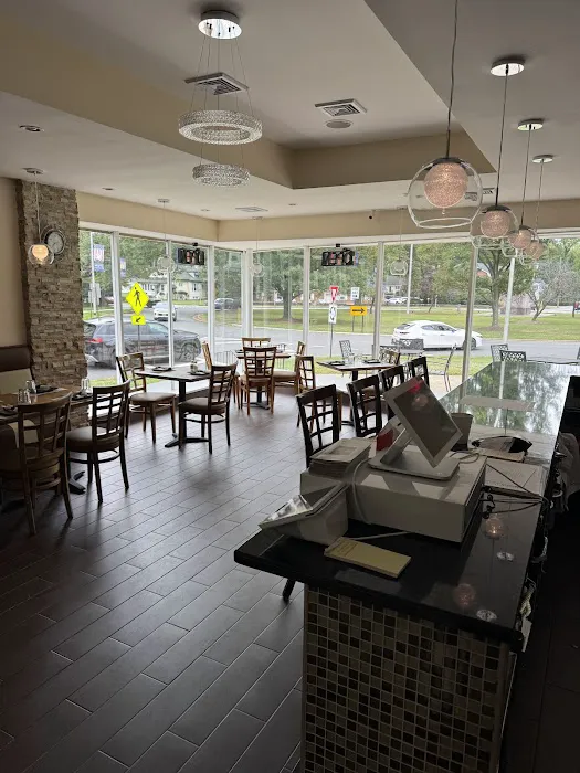 Circle Hummus Mediterranean Restaurant Picture 4