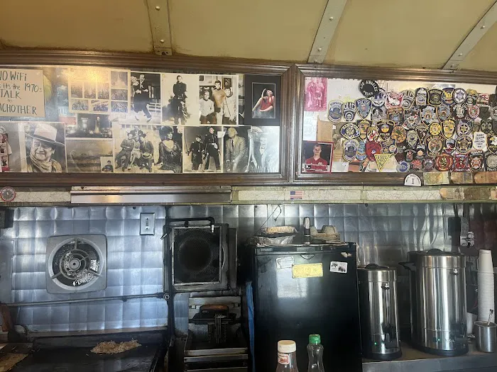 Dumont Crystal Diner Picture 6